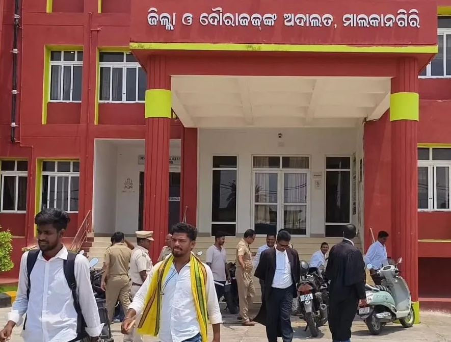 ମାଲକାନଗିରି କୋର୍ଟ ପରିସରରେ ବୋମା ଆତଙ୍କ ଖାଲି ହେଲା କୋର୍ଟ, ସୁର